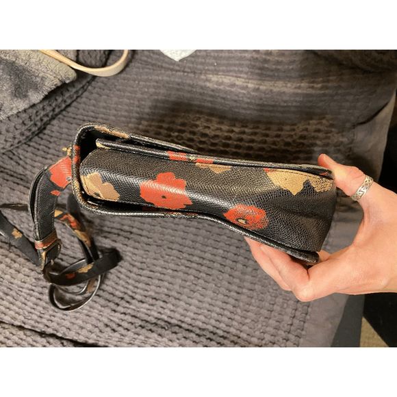 COACH 33615 PAGE FLAP BLACK & FLORAL SHOULDER BAG - Picture 5 of 11